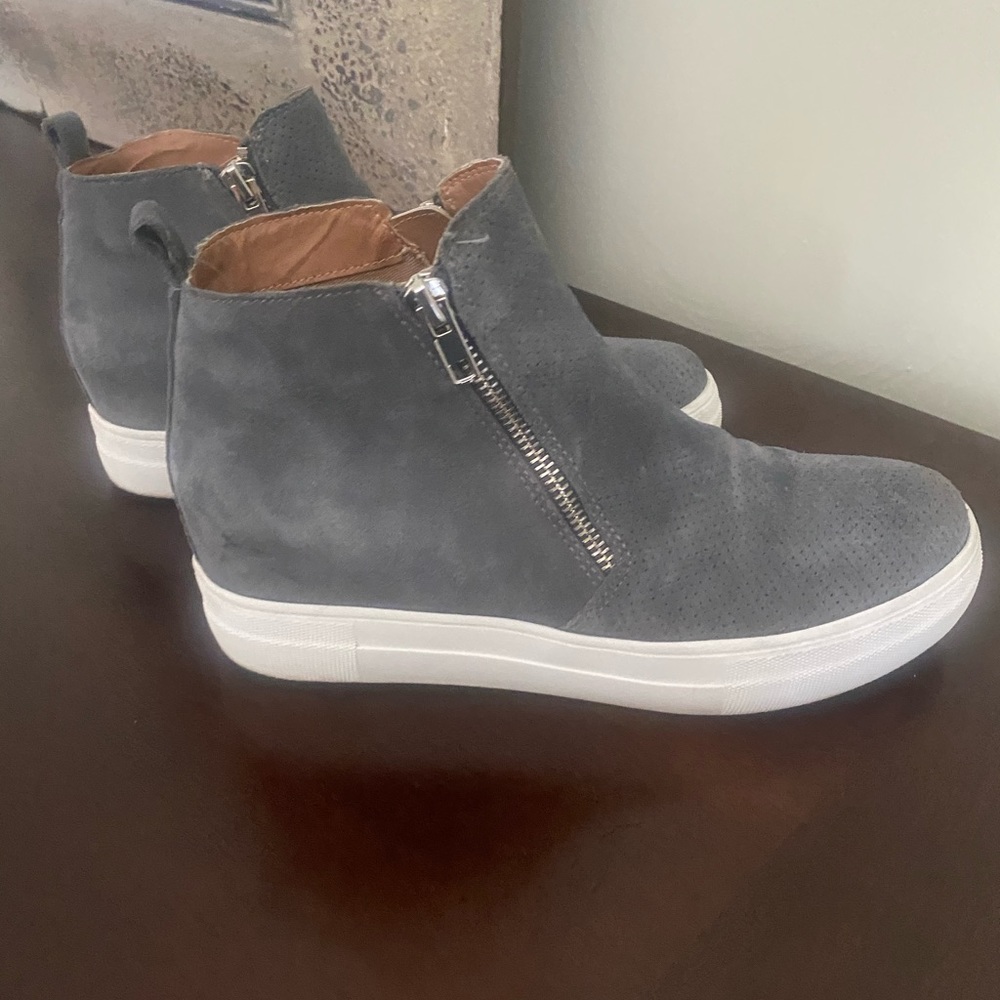 Steve Madden size 8 platform bootie sneakers